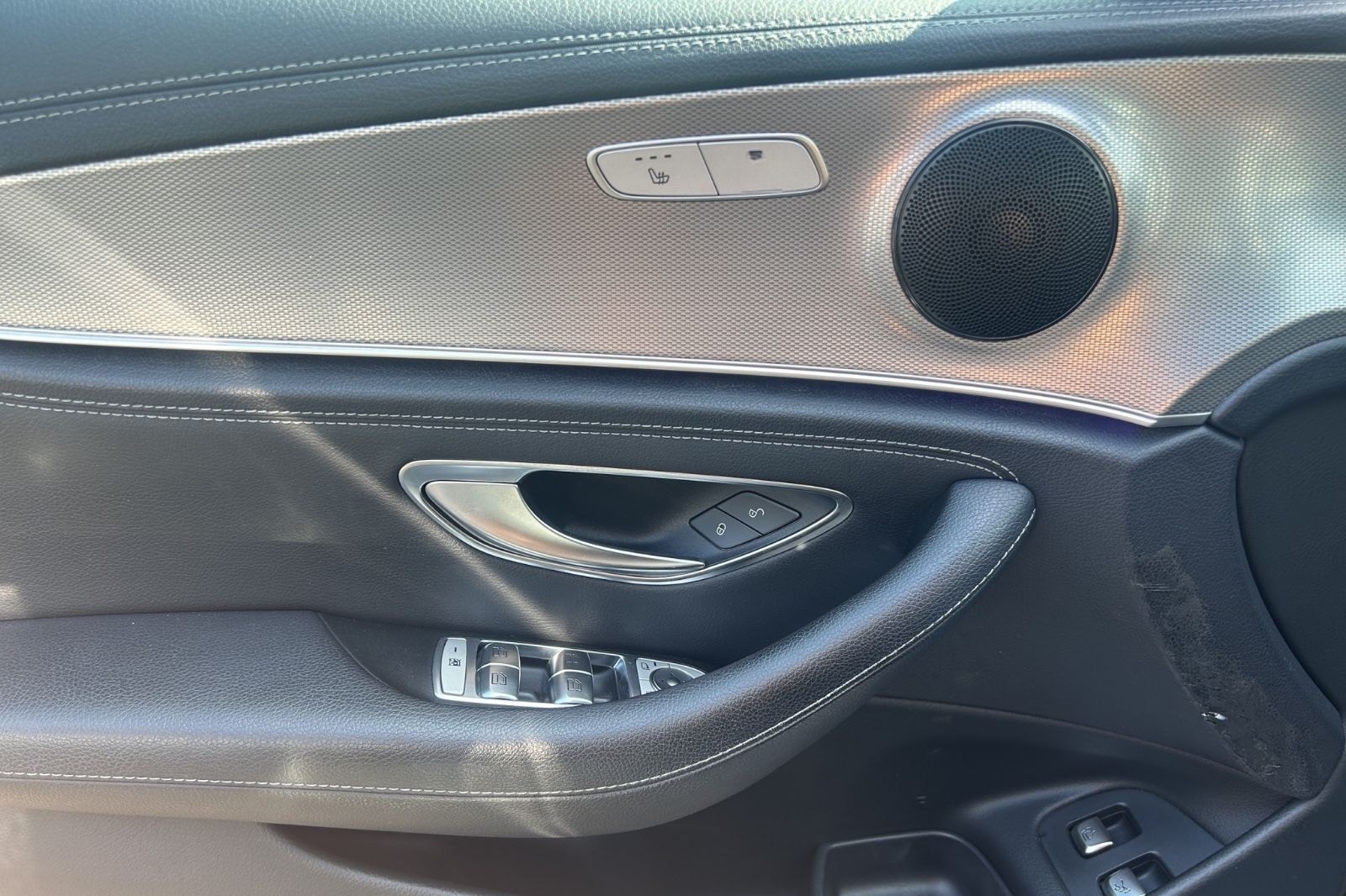 Mercedes-Benz E 220 d 4Matic AMG-Line / 1.Hand / Schiebedach foto 18