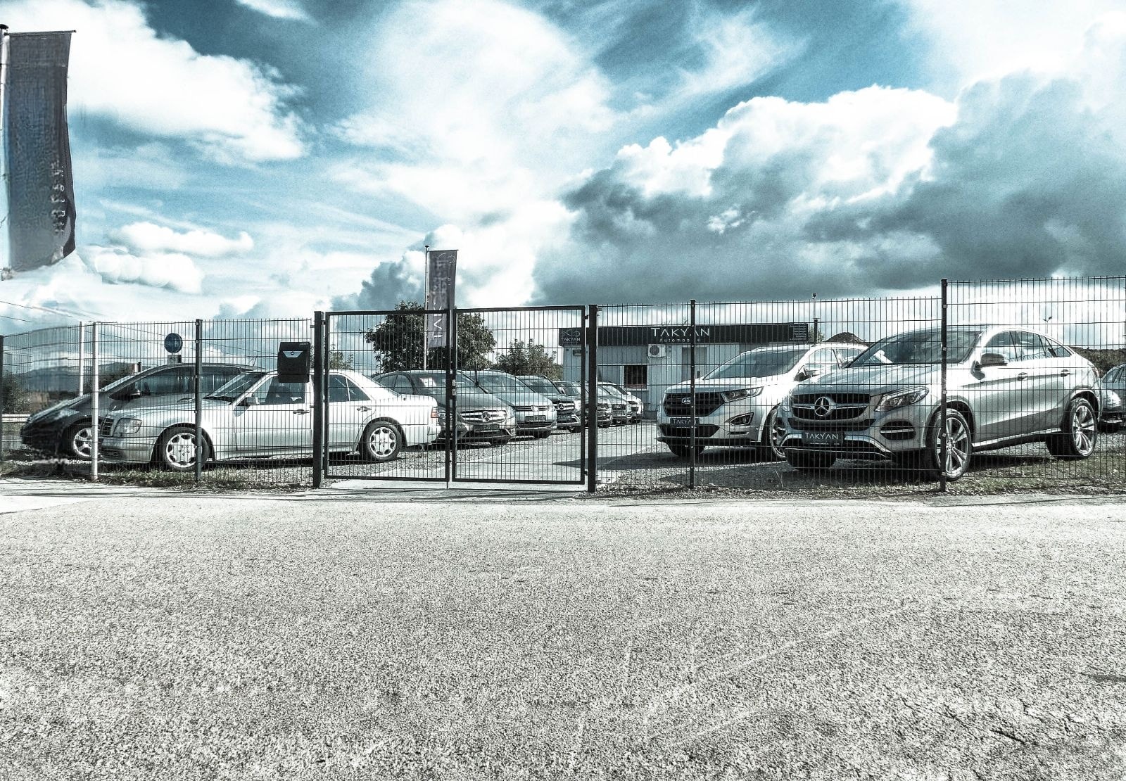 Mercedes-Benz E 220 d 4Matic AMG-Line / 1.Hand / Schiebedach foto 19