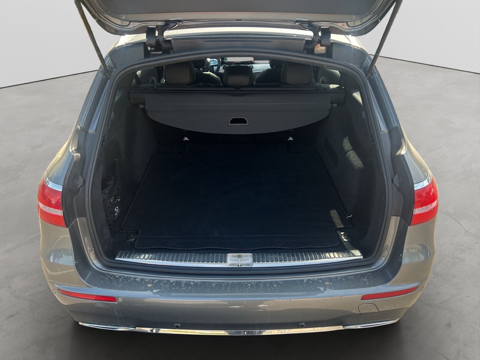 Mercedes-Benz E 220 d 4Matic AMG-Line / 1.Hand / Schiebedach foto 10