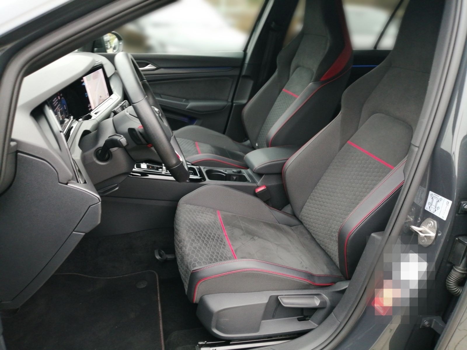 Volkswagen Golf GTI Clubsport VIII 2.0TSI DSG BlackStyle foto 14