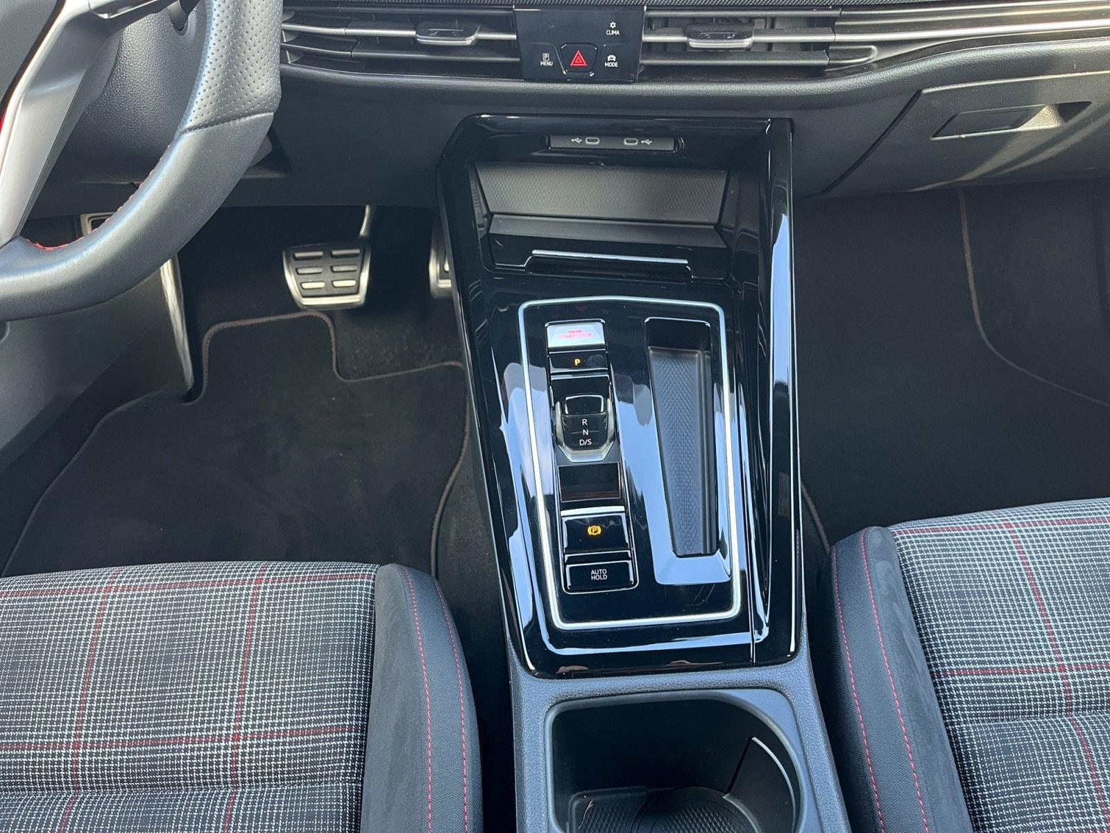 Volkswagen Golf GTI 2.0TSI DSG LED ACC CAM Virtual Navi foto 8