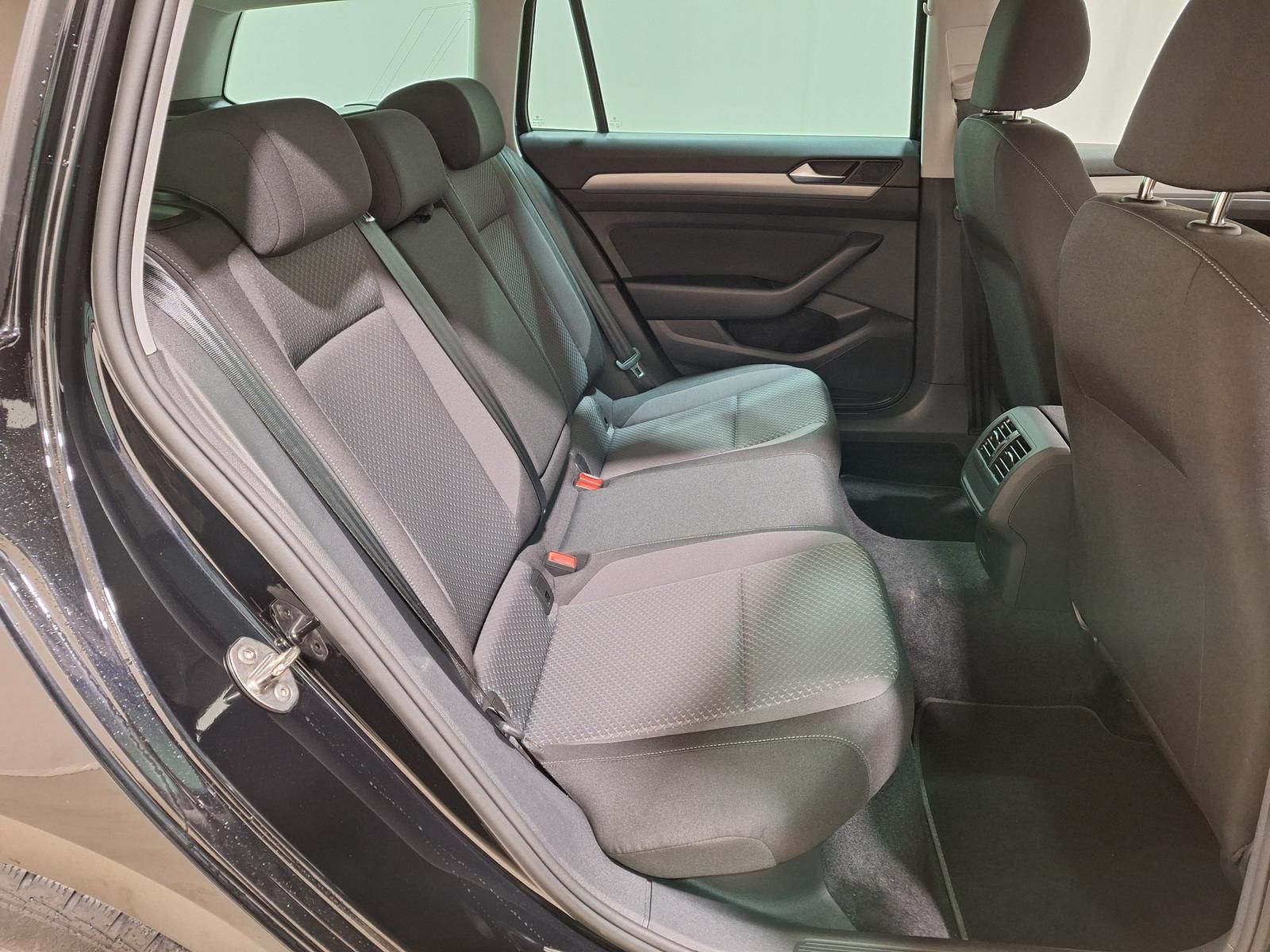 Volkswagen Passat Variant 2.0 TDI Winter|LED|Navi|AHK foto 12