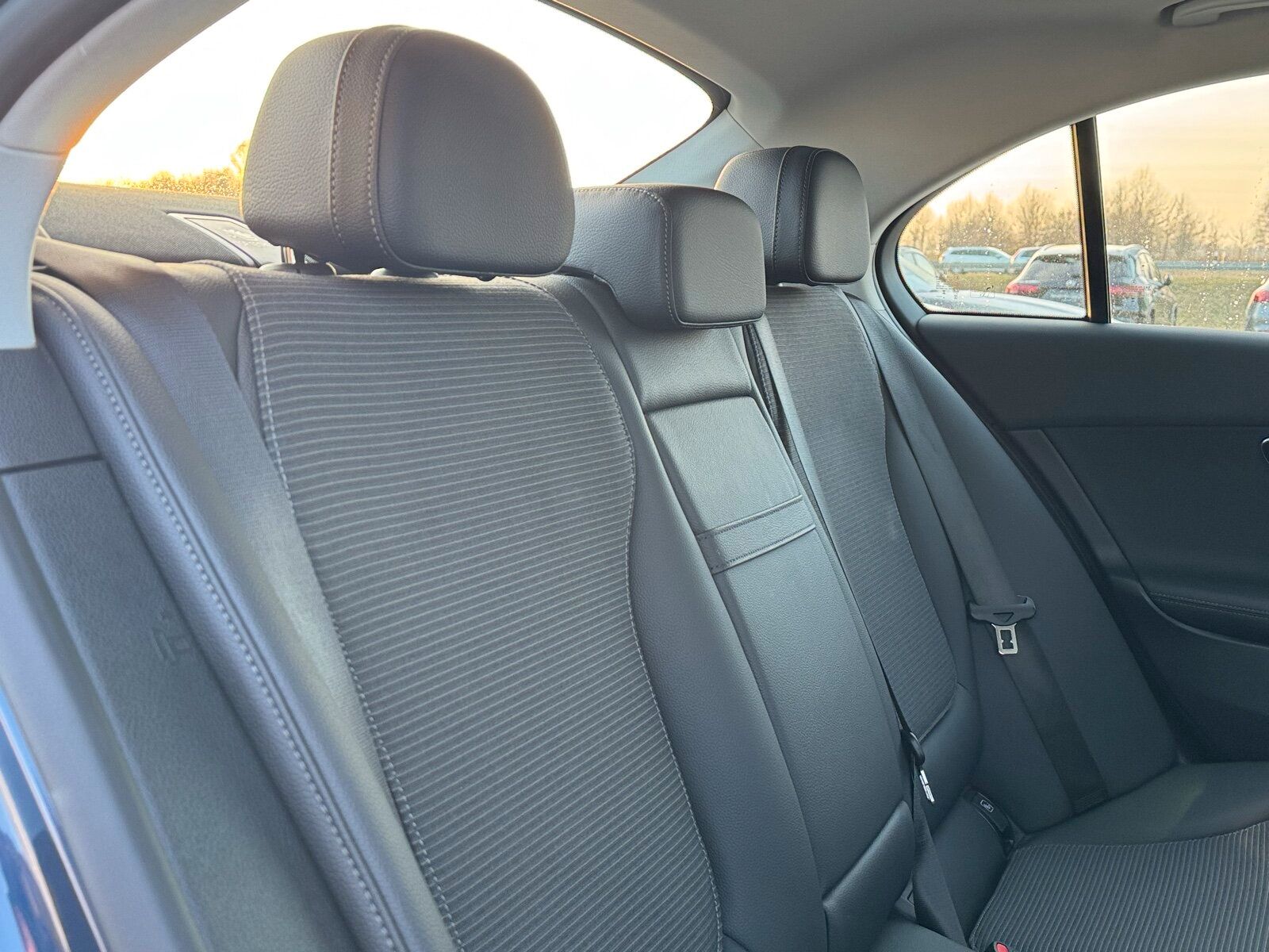 Mercedes-Benz C 300 e Avantgarde Advanced Plus Pano Ambiente foto 17