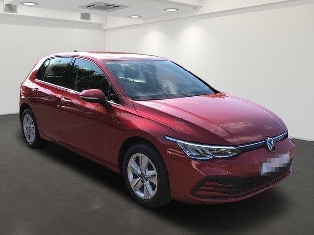 Volkswagen Golf VIII Lim. 1.5TSI Life NAVI+ACC+STNDHZG+++ foto 2