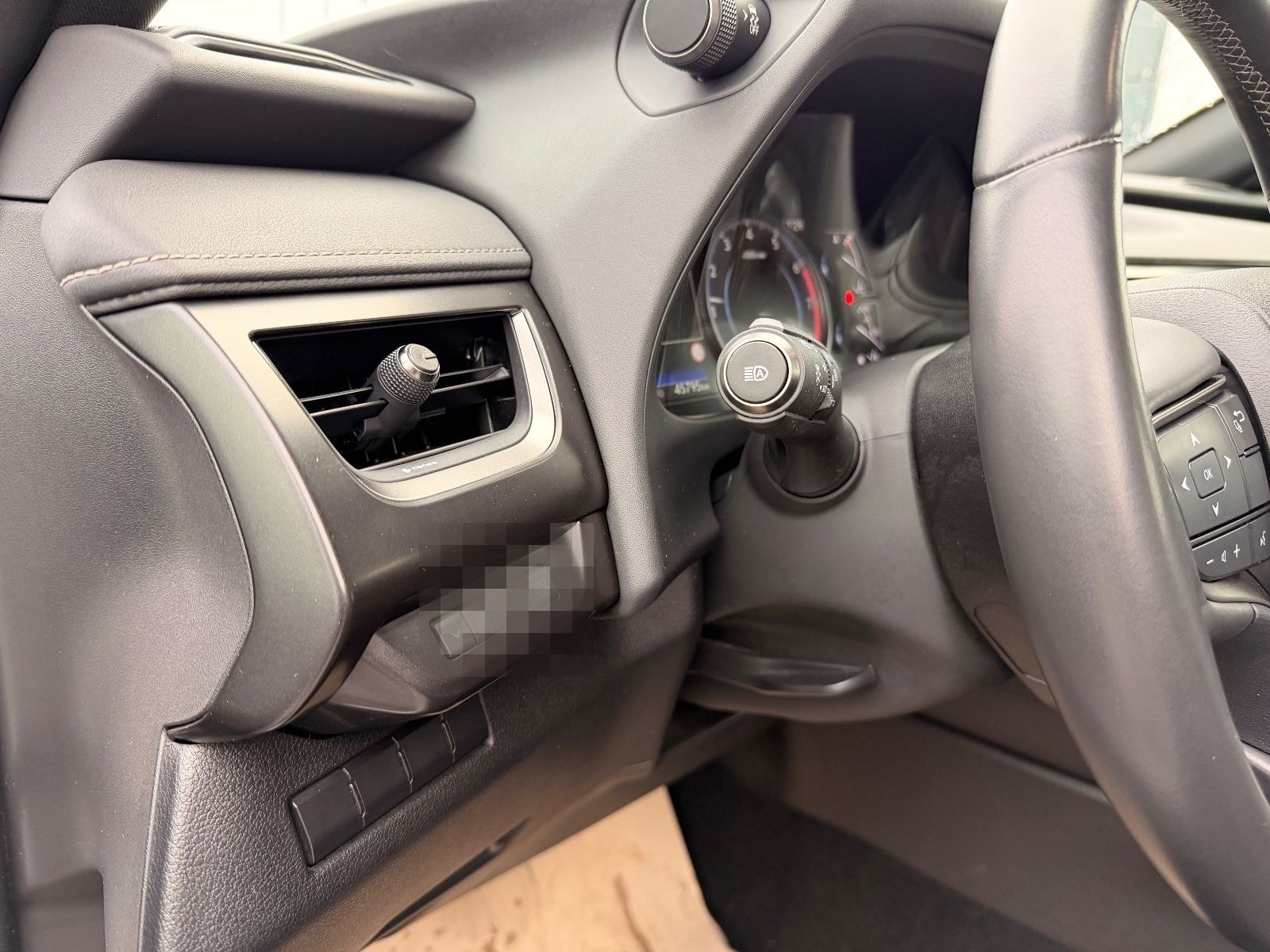 Lexus UX 250 h Launch Edition foto 19