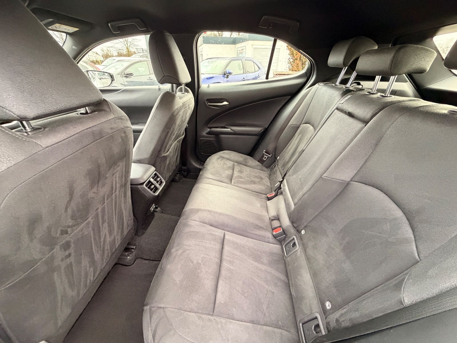 Lexus UX 250 h Launch Edition foto 21