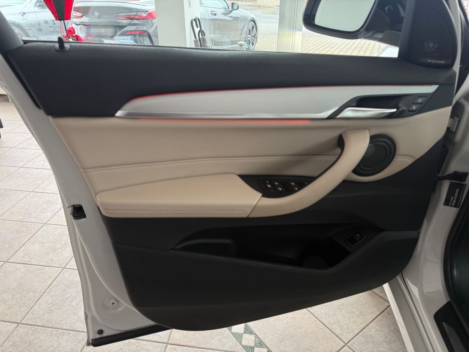 BMW X1 xDrive 20 d M Sport Paket VOLL! AHK H&K foto 16