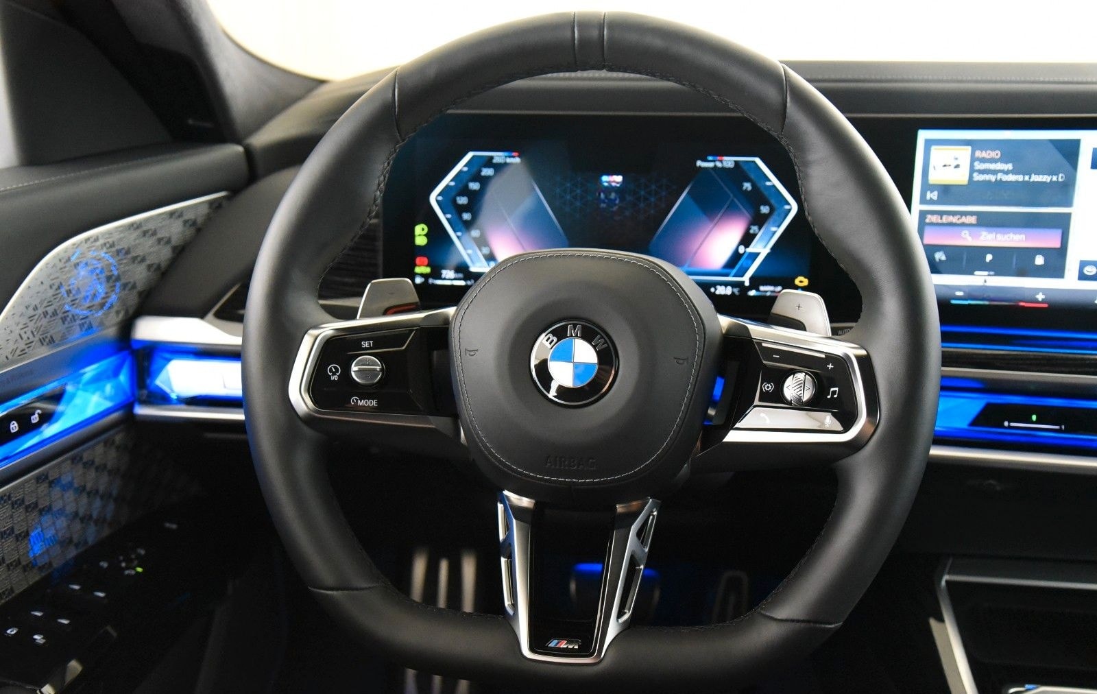 BMW 740d xDrive M Sport Pro ACC LED Pano HUD B&W foto 12