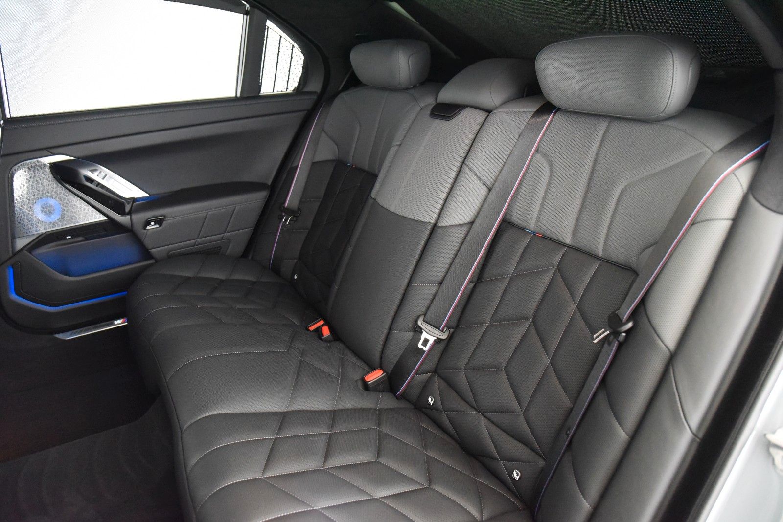 BMW 740d xDrive M Sport Pro ACC LED Pano HUD B&W foto 8