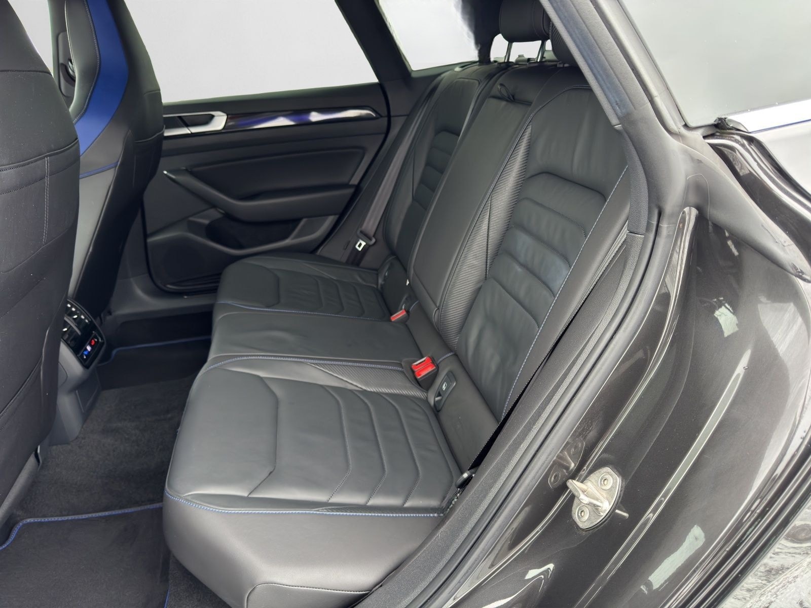 Volkswagen Arteon Shooting Brake R 2.0 TSI HUD AHK IQ-LGHT foto 14