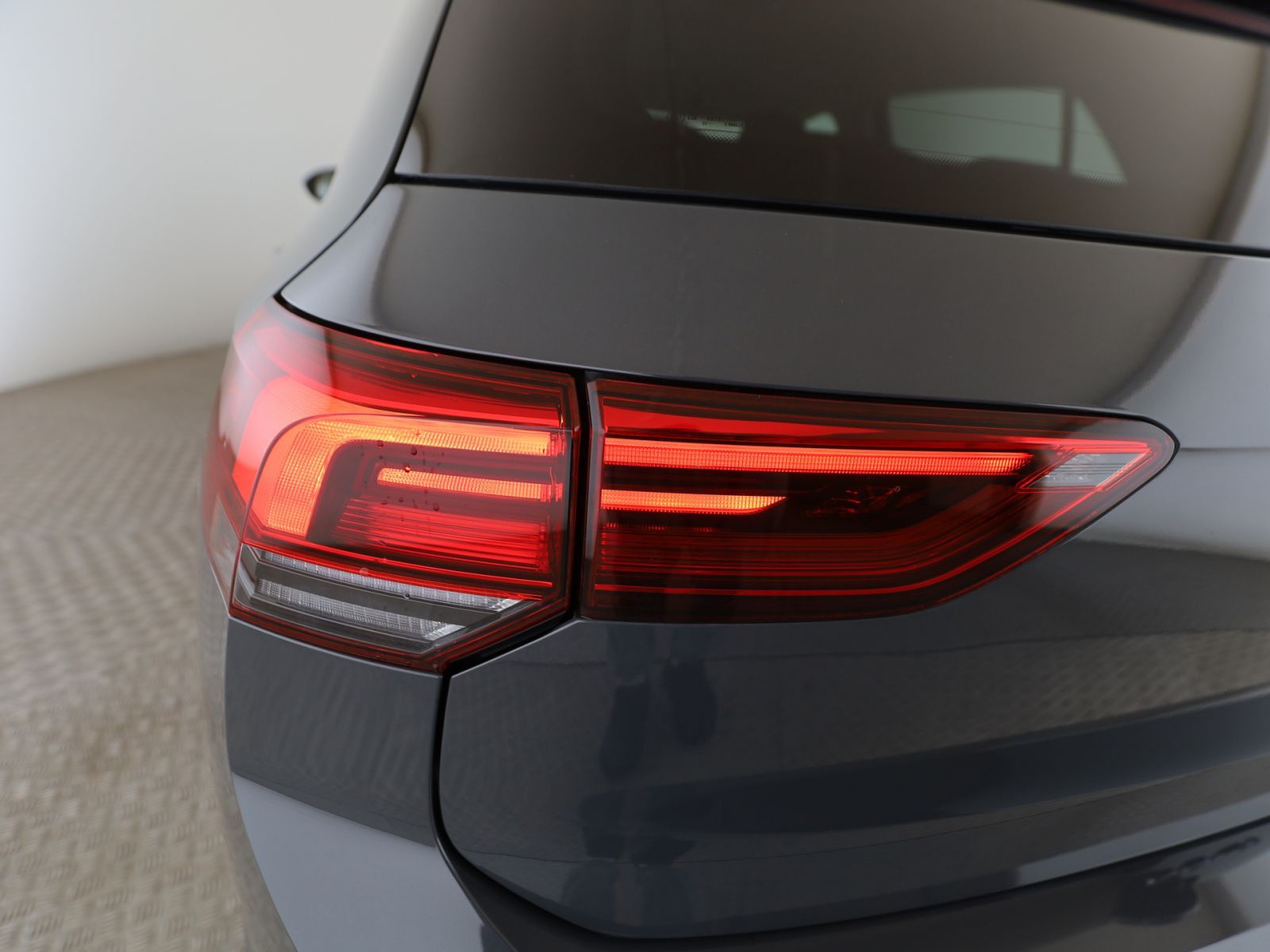 Volkswagen Golf VIII 1.5 TSI Active LED+RFK+Navi+StandH foto 11