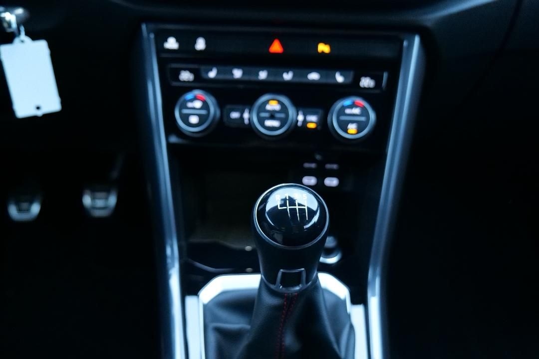 Volkswagen T-ROC Sport 1.5 TSI 150PS 6-GANG APP+PDC+SITZHEI foto 20