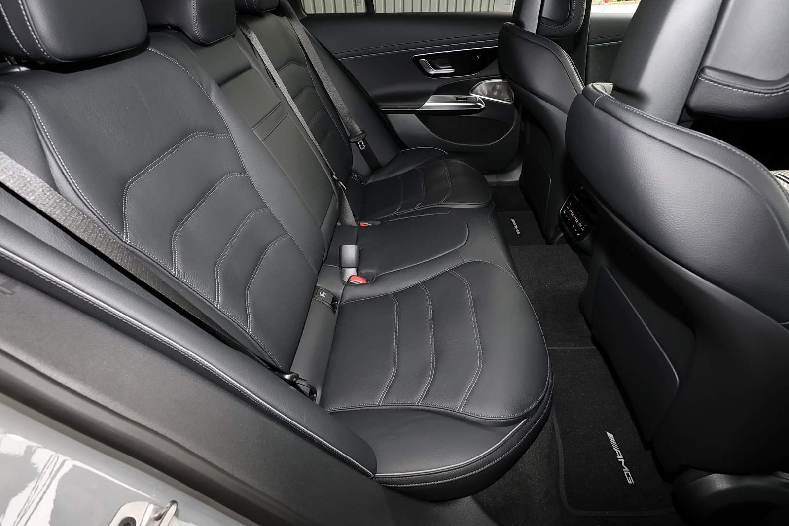 Mercedes-Benz E 450 d 4M T AMG Standhz.+360°+LED+AHK+Pano+HUD foto 6