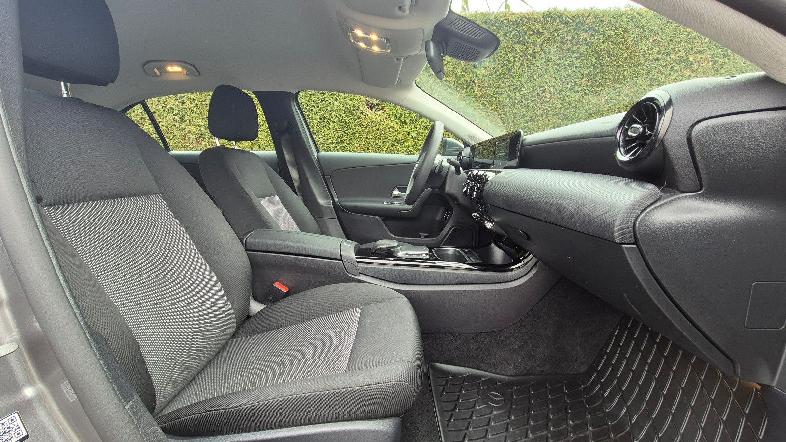 Mercedes-Benz A 250 e DCT/NAVI/ACC/CarPlay/Android/DAB/SHZ/ALU foto 13