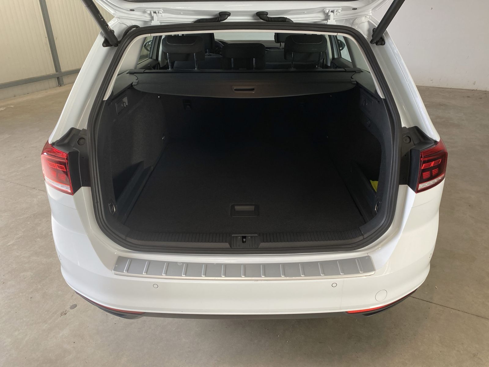 Volkswagen Passat Variant 2.0 TDI Business *ACC*DSG*Navi foto 9