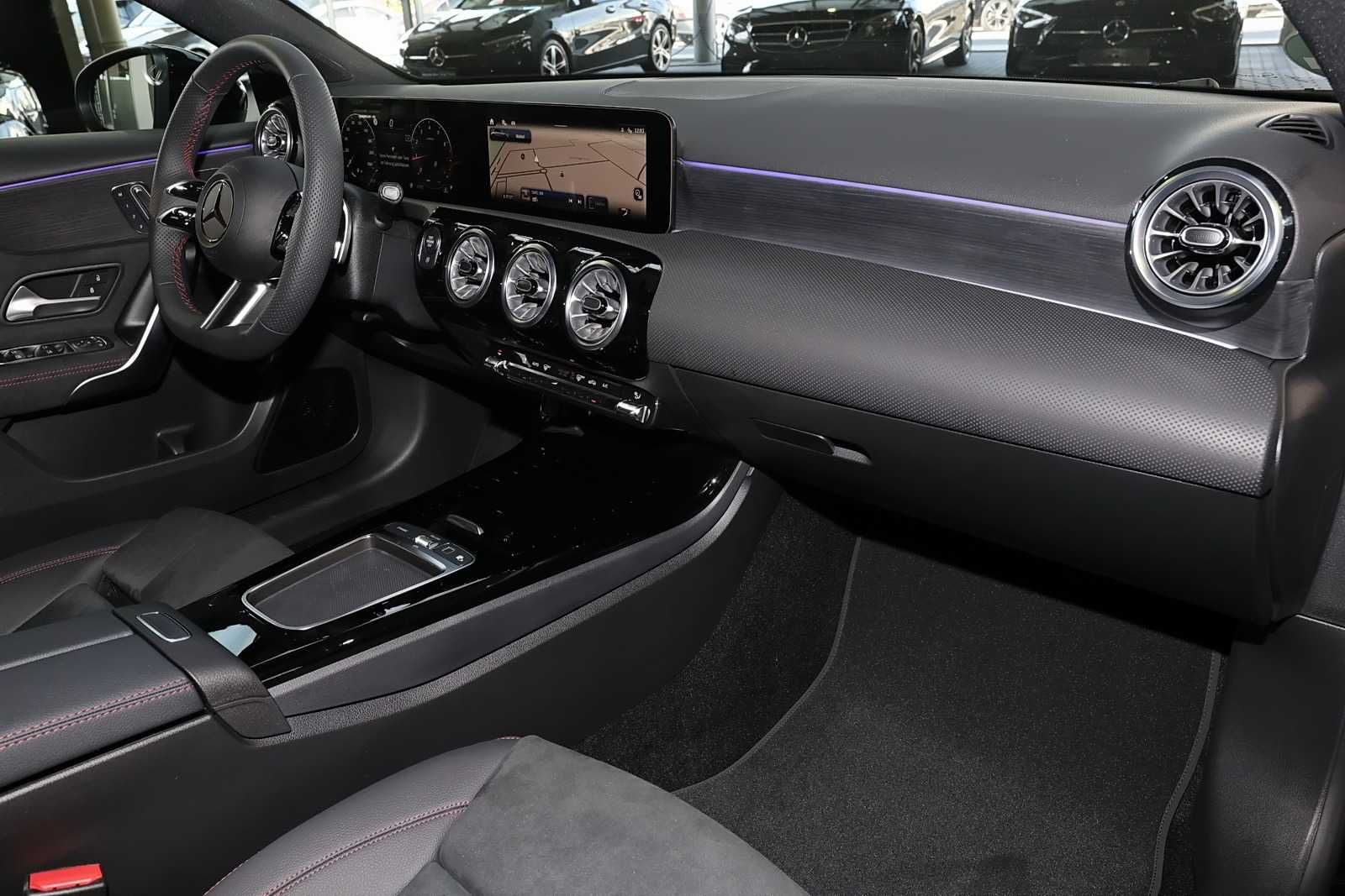 Mercedes-Benz A 180 AMG RüKam+LED+Pano+Night+Totwink+Distronic foto 8