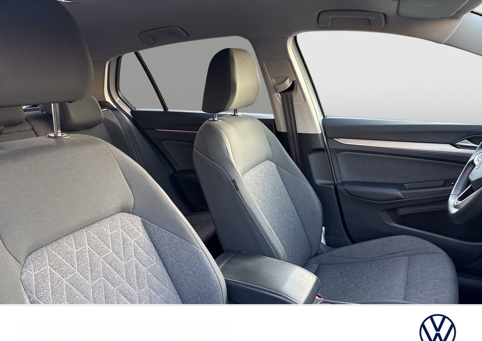 Volkswagen Golf VIII 1.0 eTSI MOVE STANDHZ. AHK CAM NAVI foto 9