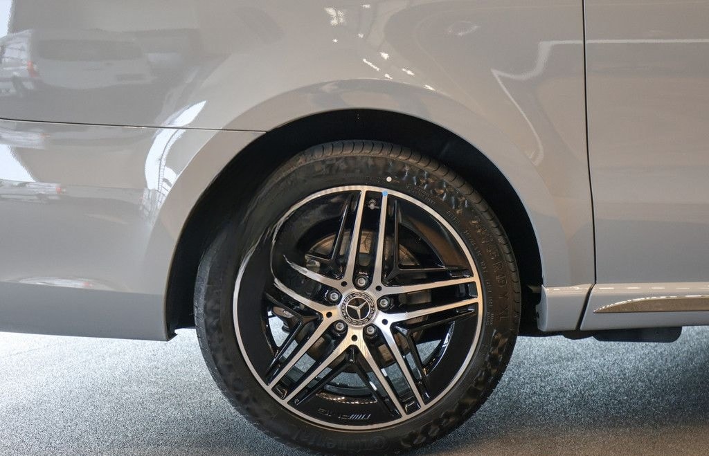 Mercedes-Benz V 300 d AMG AVANTGARDE Lang AHK Standhz. Pano foto 9