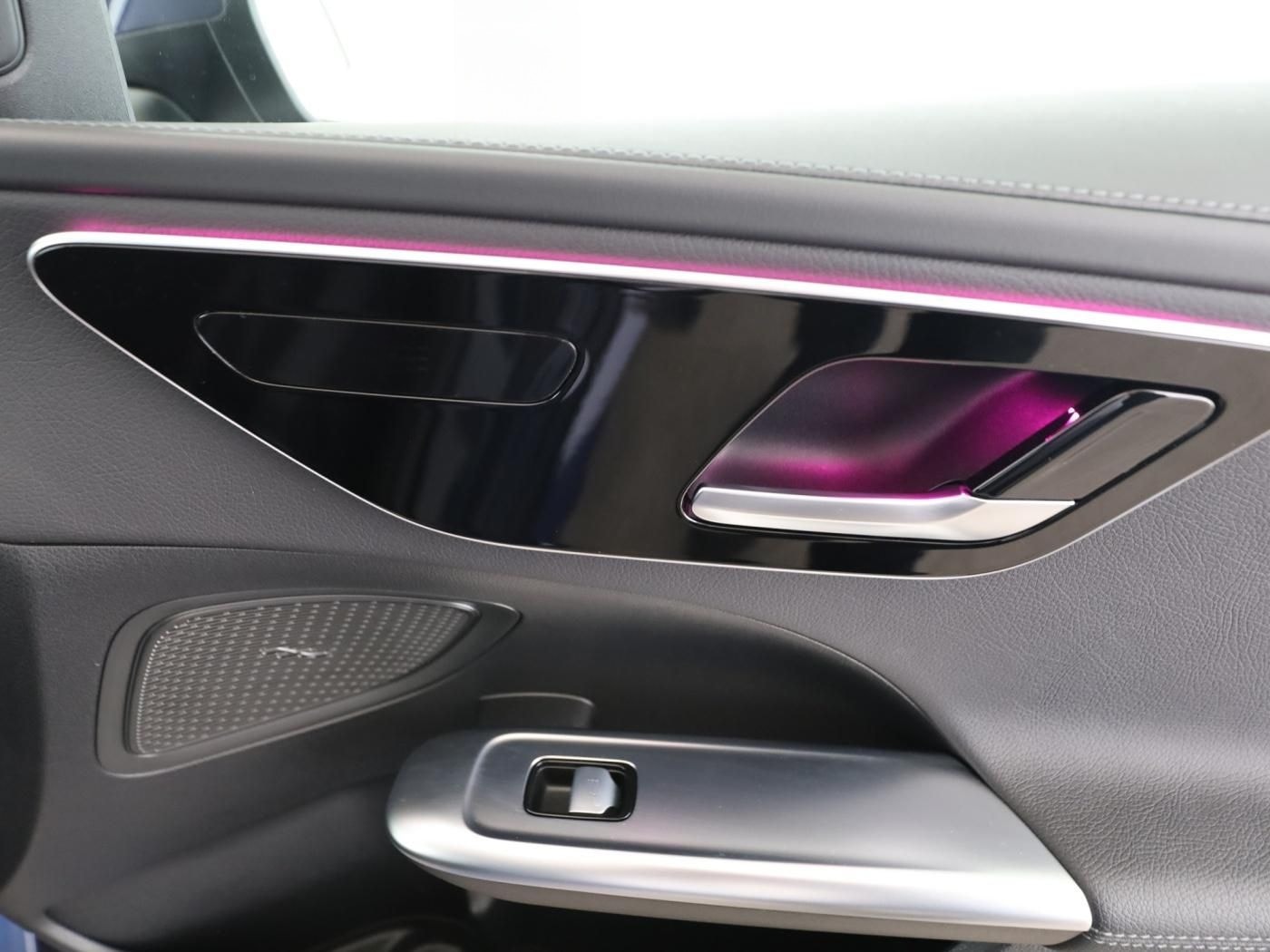 Mercedes-Benz C 200 d AMG+DISTR+HUD+STANDHEIZUNG+360°+AMBIENTE foto 19