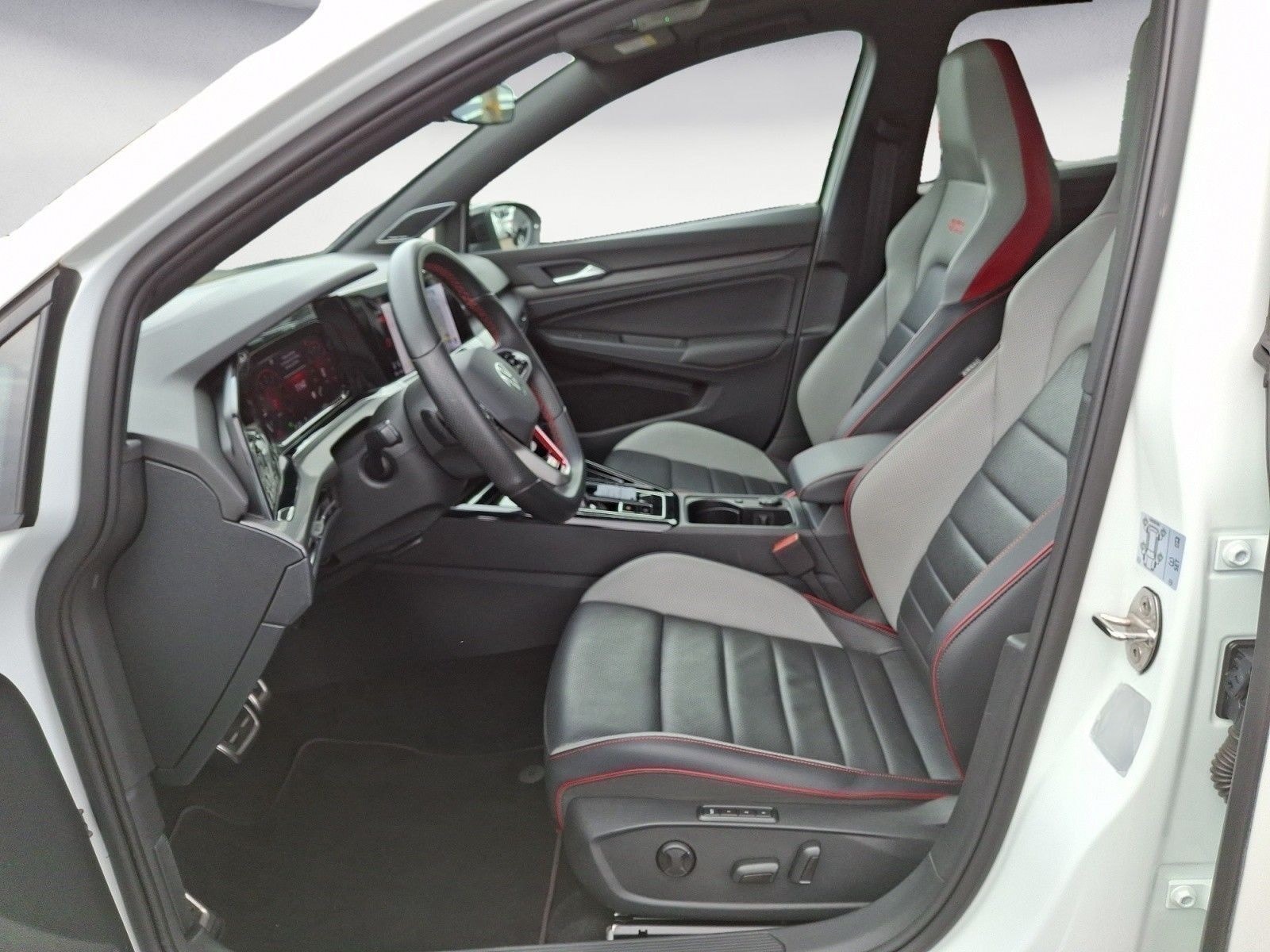 Volkswagen Golf GTI Clubsport 2.0TSI DSG PanoDach Premium D foto 8