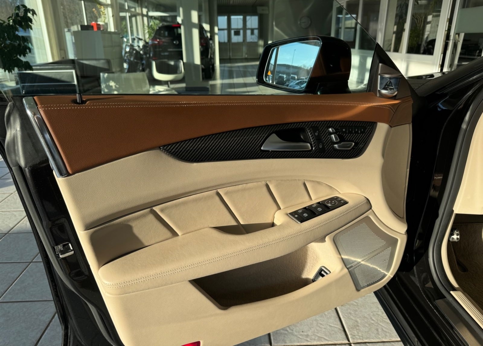 Mercedes-Benz CLS63 S AMG*B&O*360°*NAPPA*KERAMIKBREMSE*4-MATIC foto 17