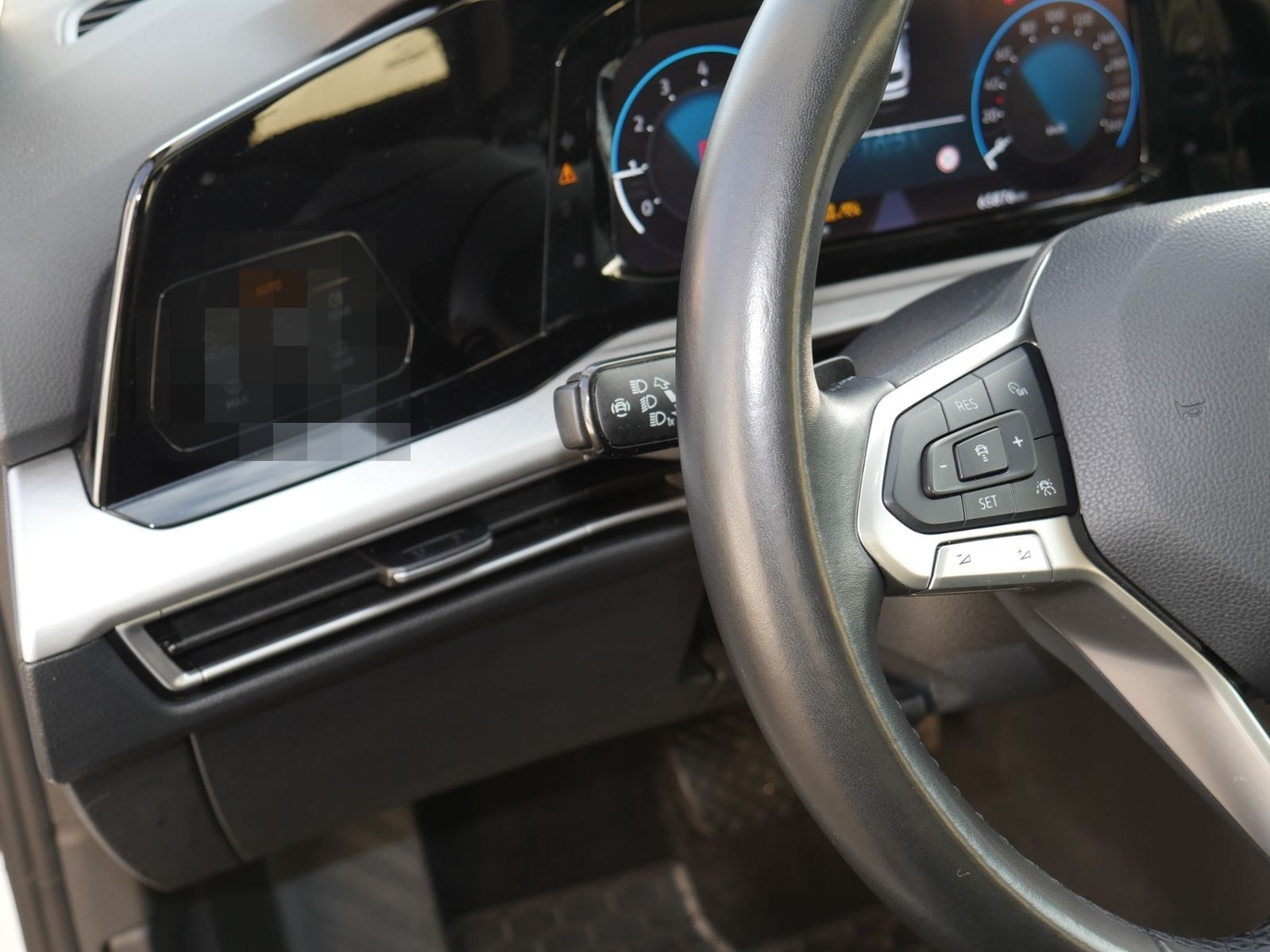 Volkswagen Golf VIII Variant 1.0 eTSI Life DSG ACC NAVI SIT foto 11