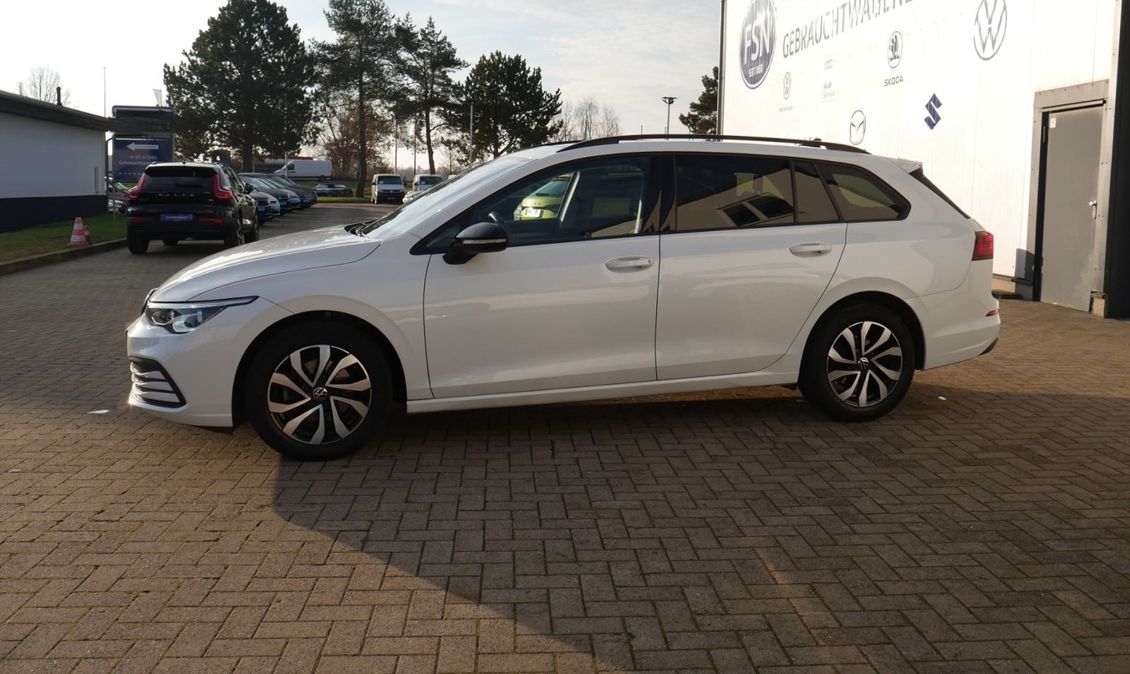 Volkswagen Golf VIII Variant 1.0 eTSI Life DSG ACC NAVI SIT foto 16