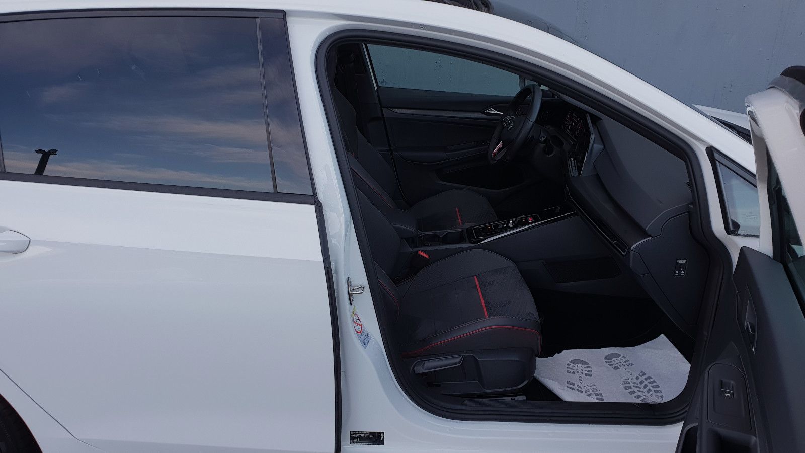 Volkswagen Golf 8 GTI Clubsport DSG Pano/Matrix/DCC/ACC/19 foto 7