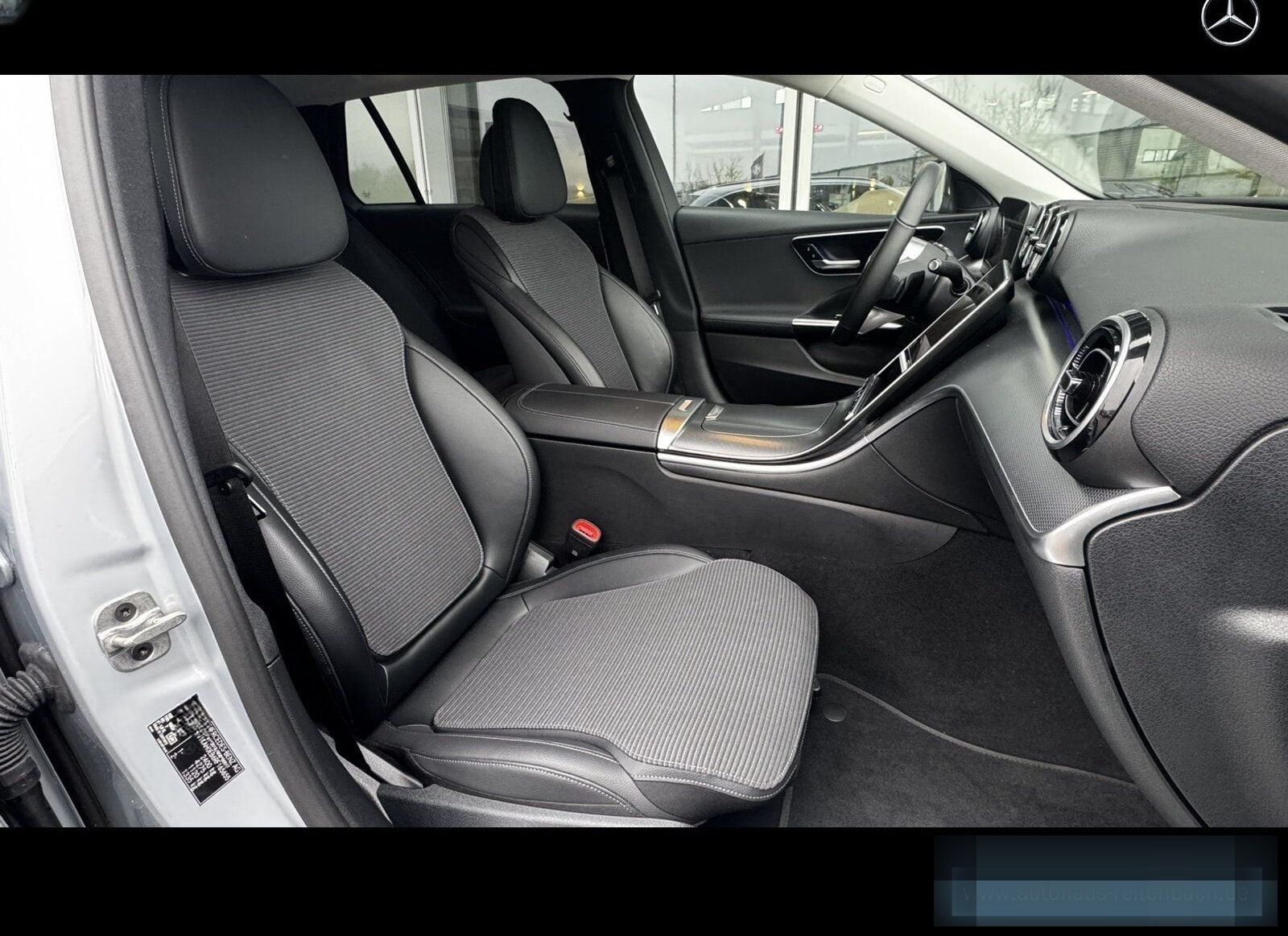 Mercedes-Benz C220dT AVANTGARDE+DISTR+LED 360+EASYPA+AMBIENTEB foto 11