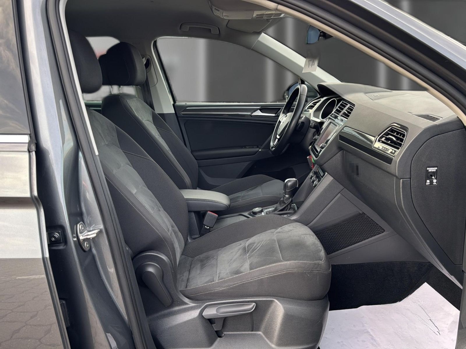 Volkswagen Tiguan Highline 4Motion+LED+HUD+AHK+ACC+1.HAND foto 21