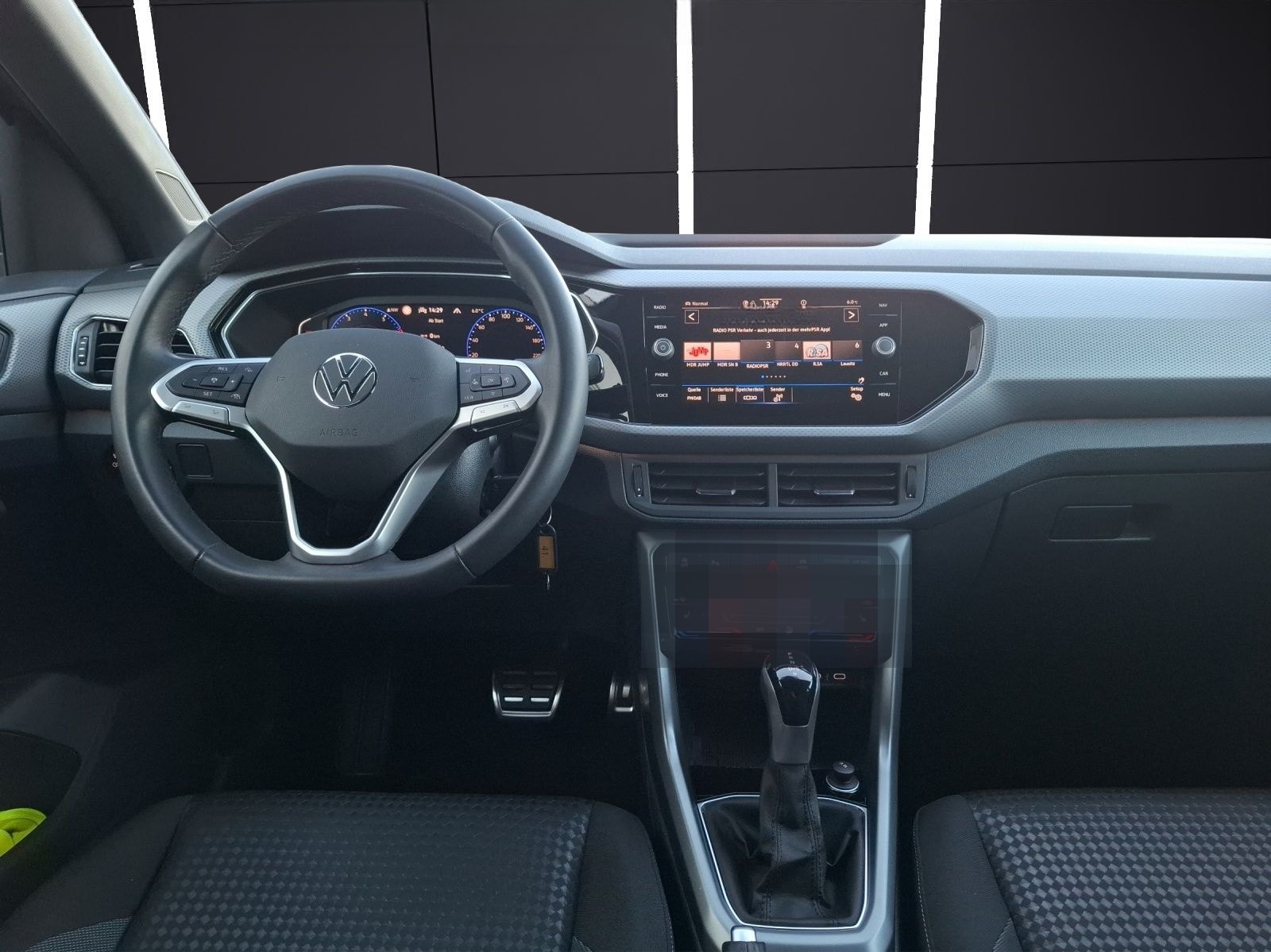 Volkswagen T-Cross TSI Active DSG LED Navi AID ACC RFK SH 1 foto 14