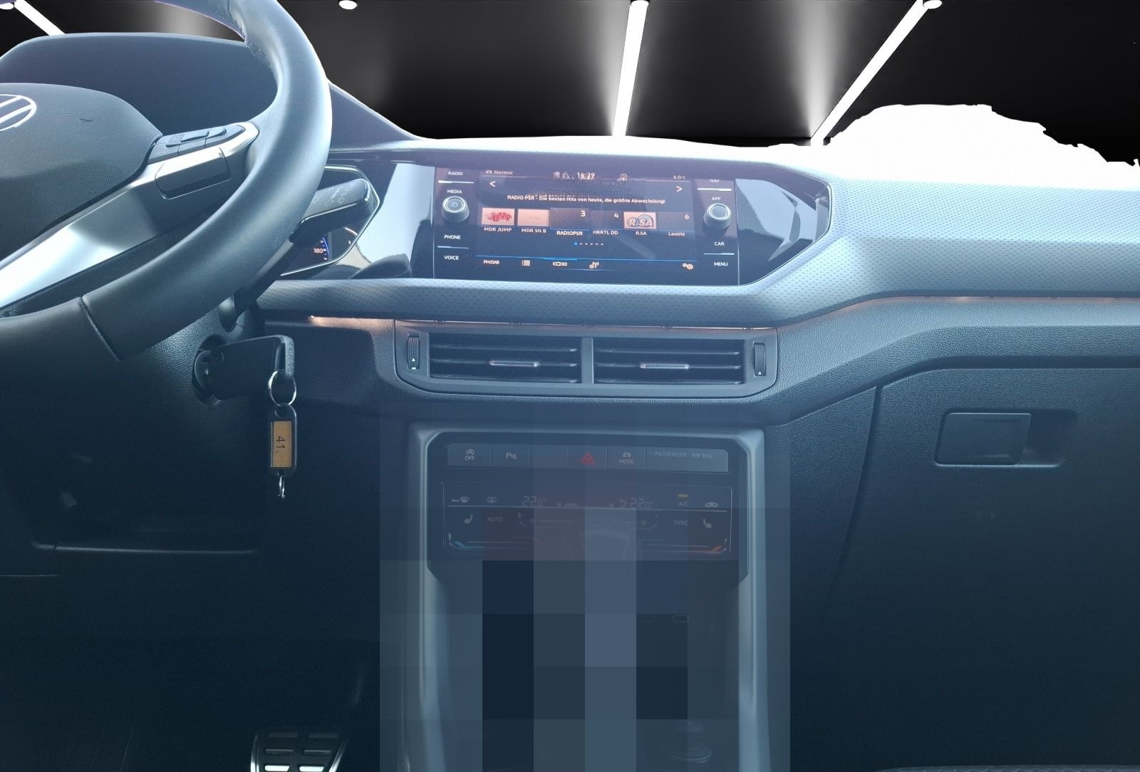 Volkswagen T-Cross TSI Active DSG LED Navi AID ACC RFK SH 1 foto 15