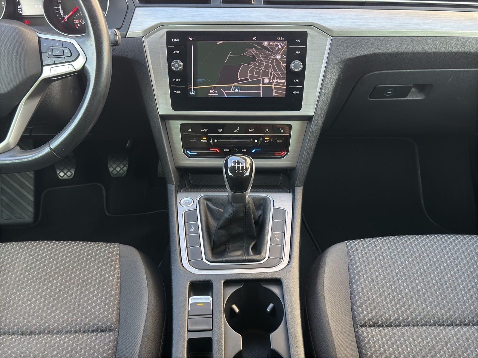 Volkswagen Passat Variant 2.0 TDI*NAVI*PDC*AHK*LED*SHZ foto 6