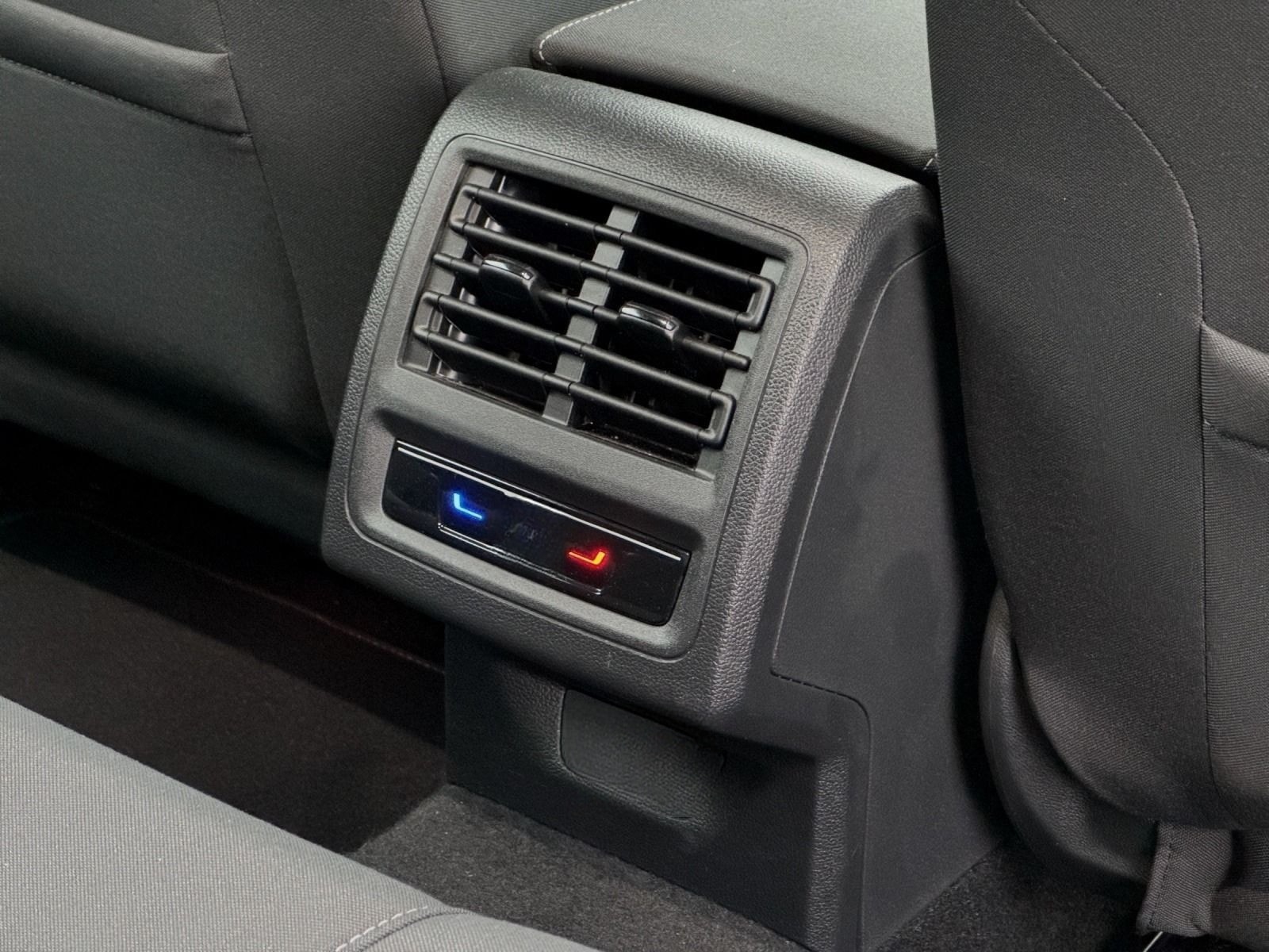 Volkswagen Golf Style 1.4*NAVI*PDC*LED*SHZ foto 17