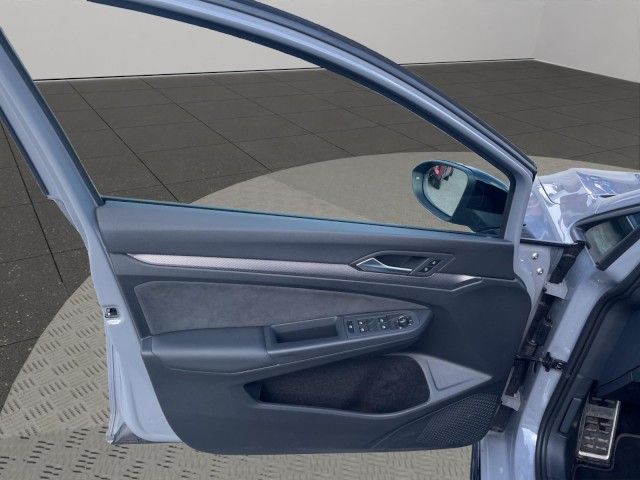 Volkswagen Golf VIII 2.0 TDI DSG R-Line Black Style IQ Ligh foto 9