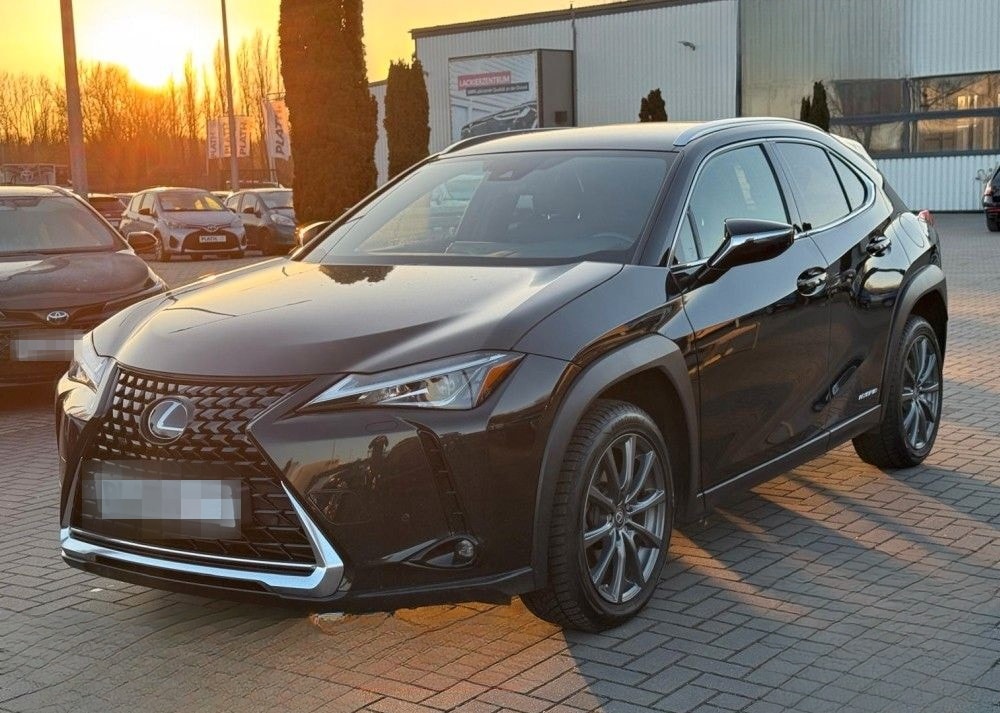 Lexus UX 250 h Launch Edition