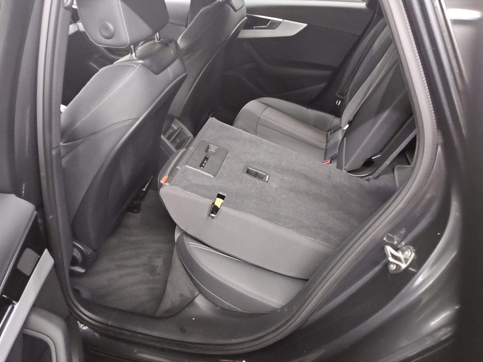 Audi A4 Avant 40 TDI S-Line T-Leder Navi LED AHK foto 13