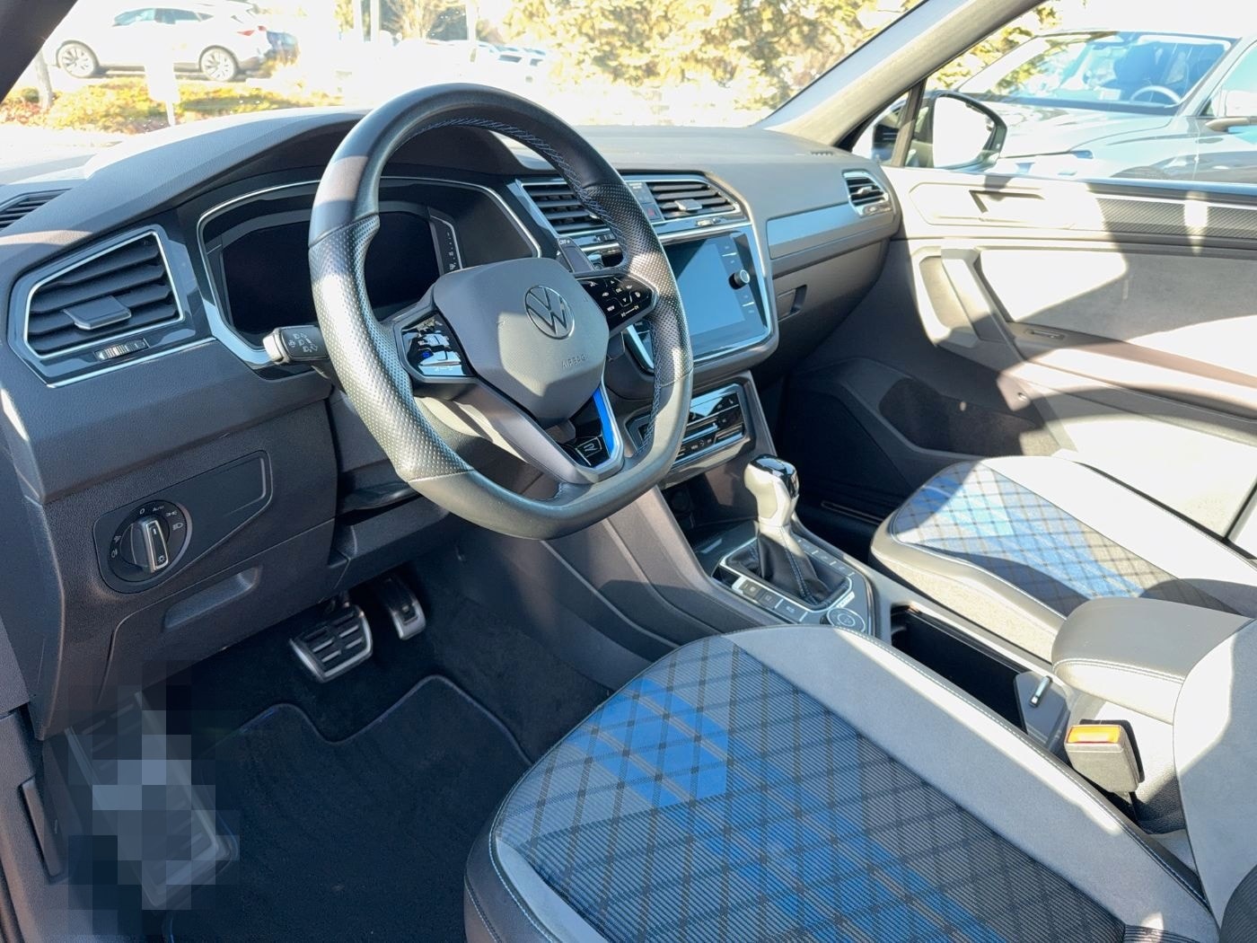 Volkswagen Tiguan R / R-Perform. Akrapovic / H&K DCC- Fahrw foto 10