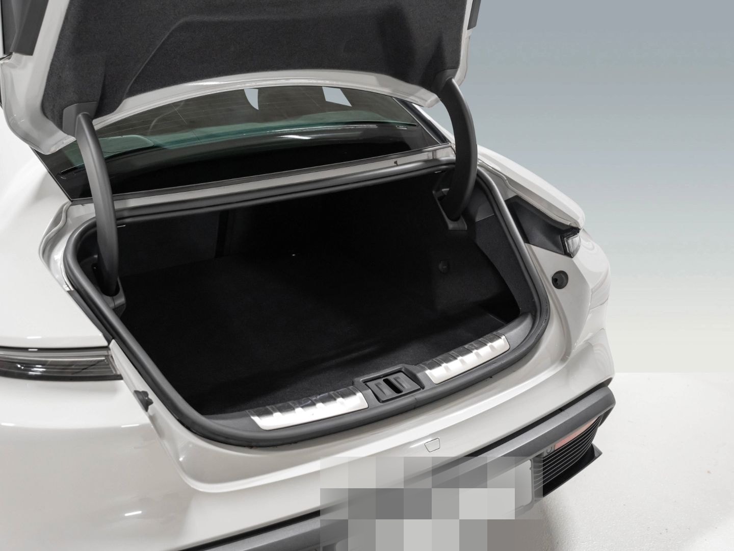 Porsche Taycan GTS HeadUp Beifahrerdisplay Burmester foto 19