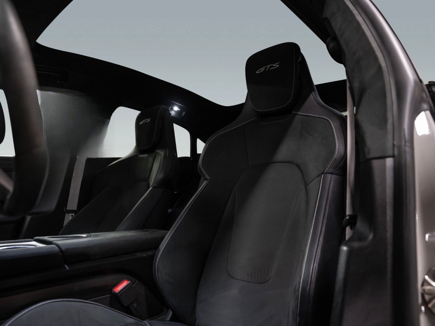 Porsche Taycan GTS HeadUp Beifahrerdisplay Burmester foto 5