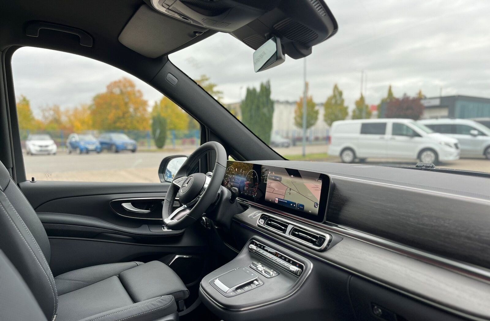 Mercedes-Benz V 300 d 4M AV L AMG Night STANDHZ+AHZV+DISTR+360 foto 15