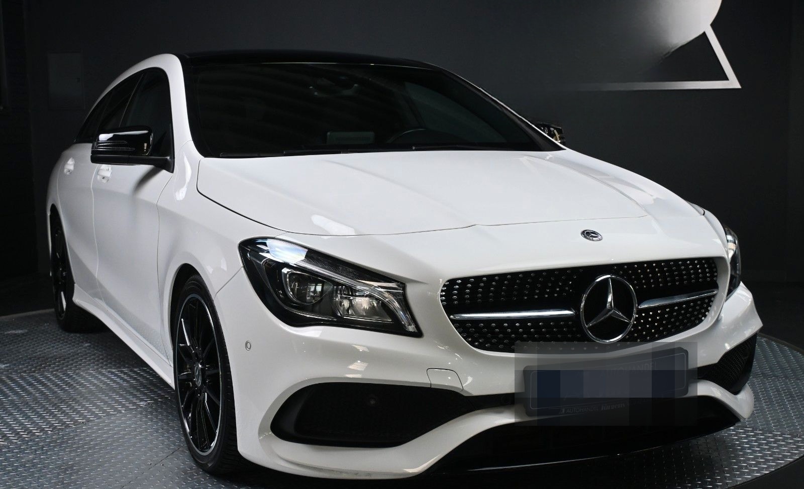 Mercedes-Benz CLA 200 Shooting Brake/NIGHT/AMG/LED/PANO foto 3