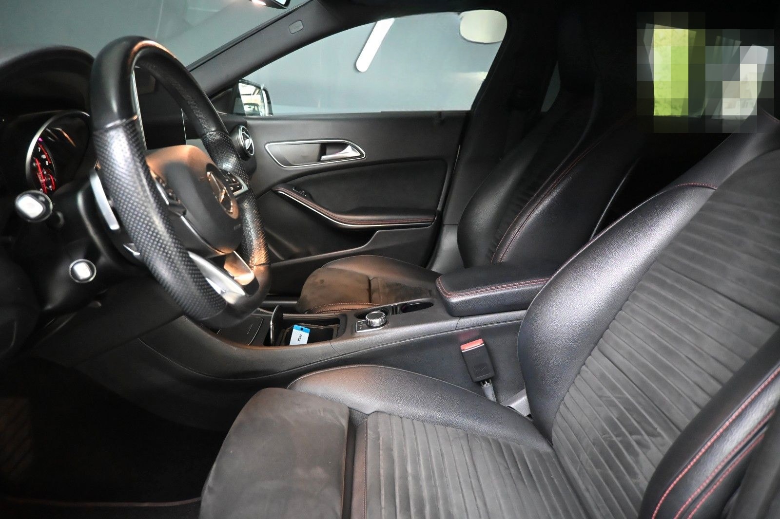 Mercedes-Benz CLA 200 Shooting Brake/NIGHT/AMG/LED/PANO foto 9