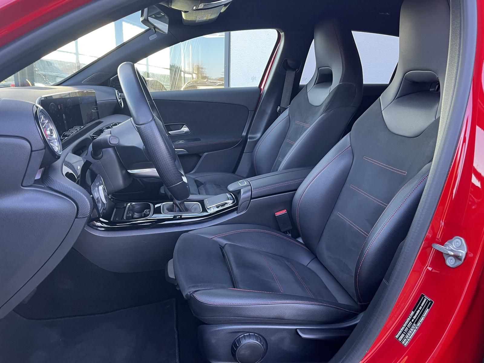 Mercedes-Benz A 200 Amg Line /Navi/LED/Alcantara foto 11