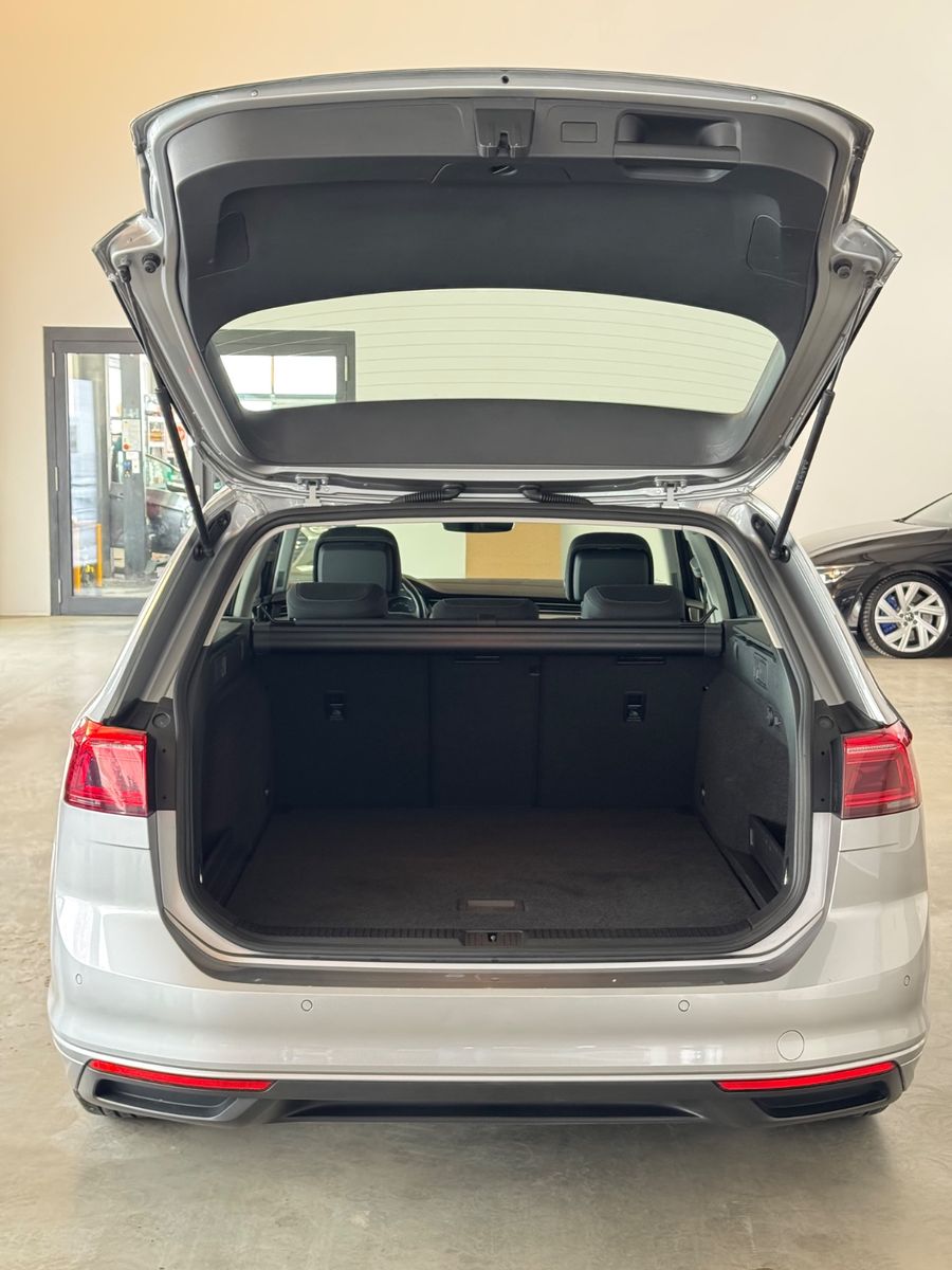 Volkswagen Passat Variant 2.0 TDI Business Matrix/AHK/Kam foto 11