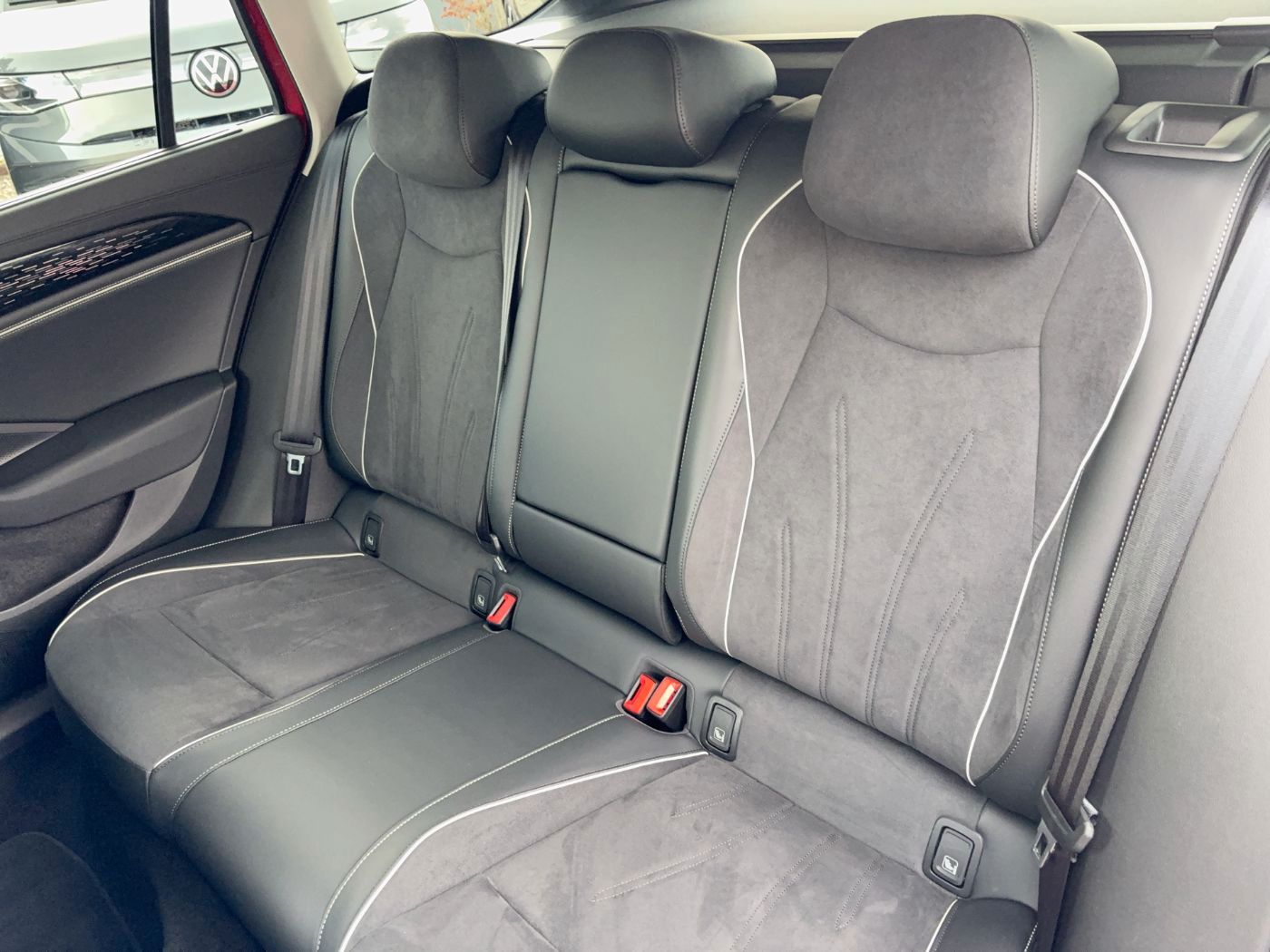 Volkswagen Passat Variant Elegance eHybrid Matrix/CCS/AHK foto 14