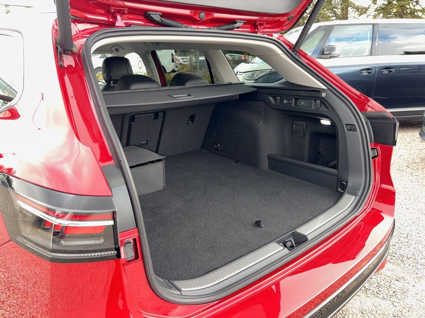 Volkswagen Passat Variant Elegance eHybrid Matrix/CCS/AHK foto 18