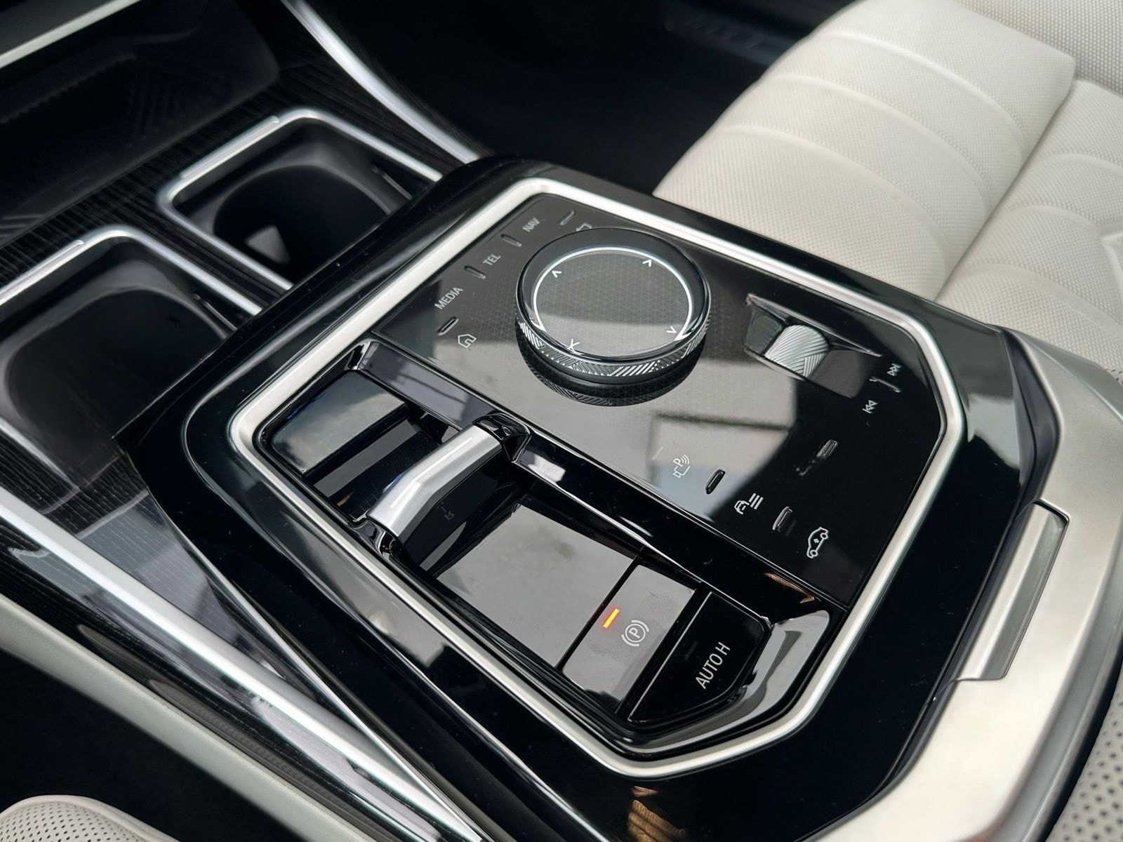 BMW i7 xDrive60 M Sport DA/PA Prof B&W Massage 21" foto 15