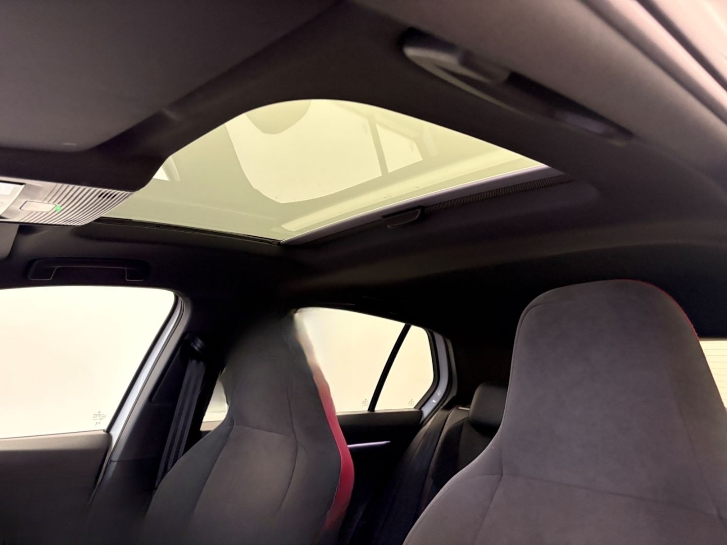 Volkswagen Golf GTI 8 2.0 TSI DSG Clubsport IQ-LIGHT DIGITA foto 18