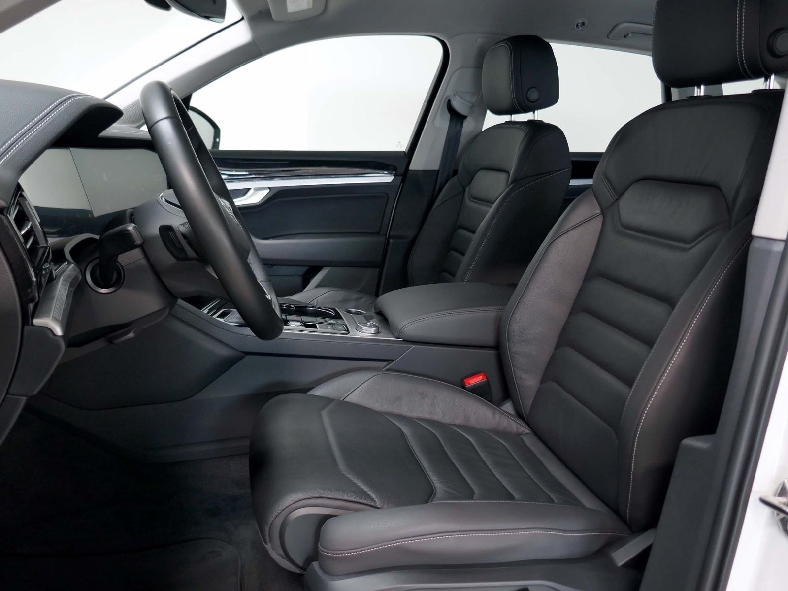 Volkswagen Touareg 3.0 TDI V6 4MOTION | LED RFK ACC Navi foto 7